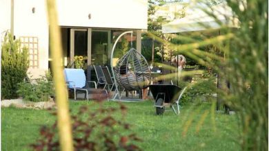 Mit Hängematten und Gartentischen eine Wohlfühloase schaffen
