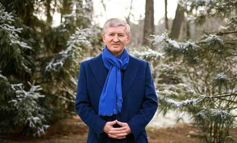 Rinat Achmetow hilft Kindern und Verteidigern von Mariupol durch Fußball